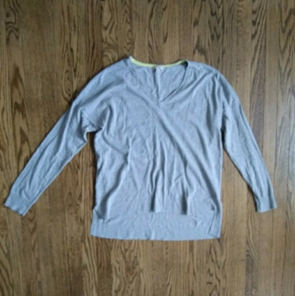 Sale! Gap lightweight gray sweater - Picture 1 of 2